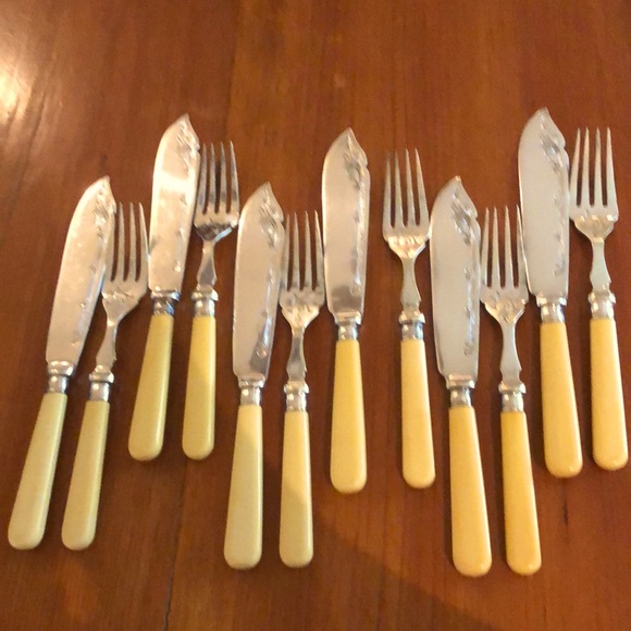 Vintage Antique 12 pc Silverplate Fish/Desert Set - Picture 2 of 8